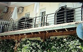 Frini Apartments And Studios